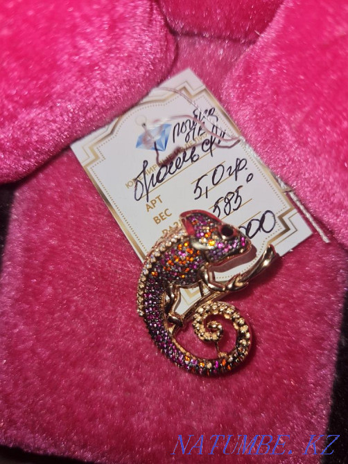 Брошь золотой 585 проба можно в кредит Астана - изображение 1