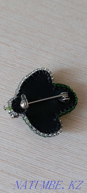 Брошь в виде жука с натуральным камнем. Новая. Алматы - изображение 6