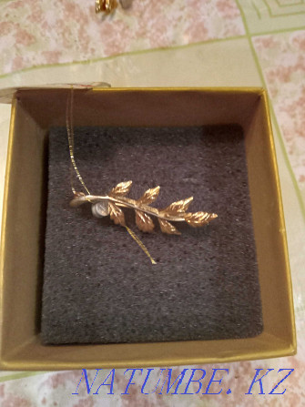 Sell Russian gold brooch 585 Ekibastuz - photo 1