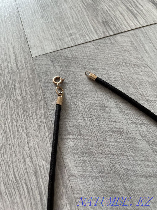 Кожаный шнурок с золотой застёжкой Усть-Каменогорск - изображение 2