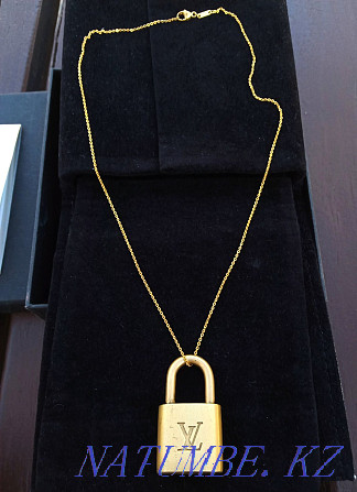 Louis Vuitton x Bernard h Mayer gold lockit chain Almaty - photo 1