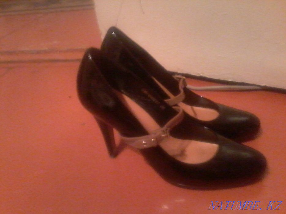 Продам кожаные туфли Акжар - изображение 1