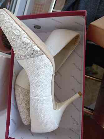 Обувь женская в отличном состоянии  Өскемен