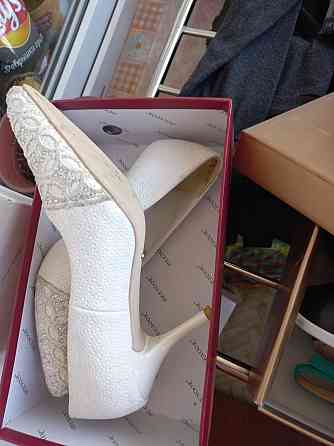 Обувь женская в отличном состоянии  Өскемен