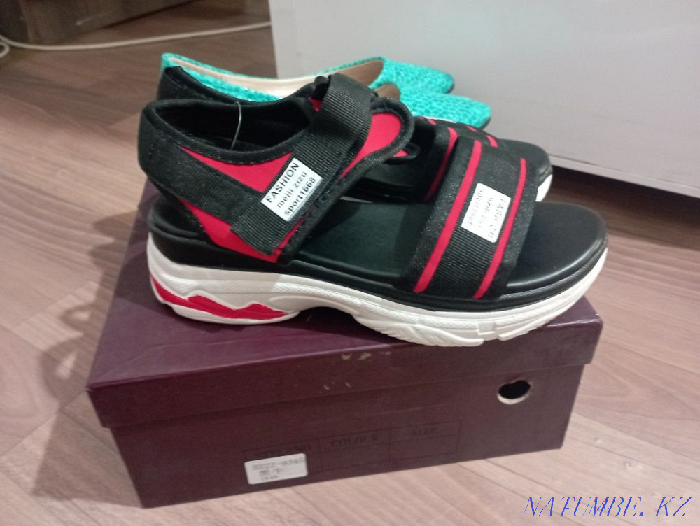 I will sell women's shoes size 35 Almaty - photo 3