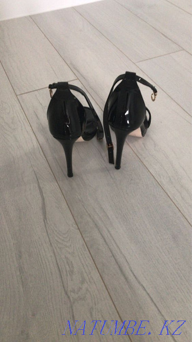 Sandals Saint Laurent Aqtobe - photo 4