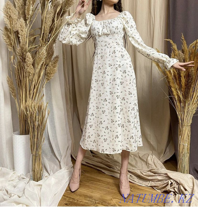Платье крестьянка молочного цвета с цветочным принтом Темиртау - изображение 1