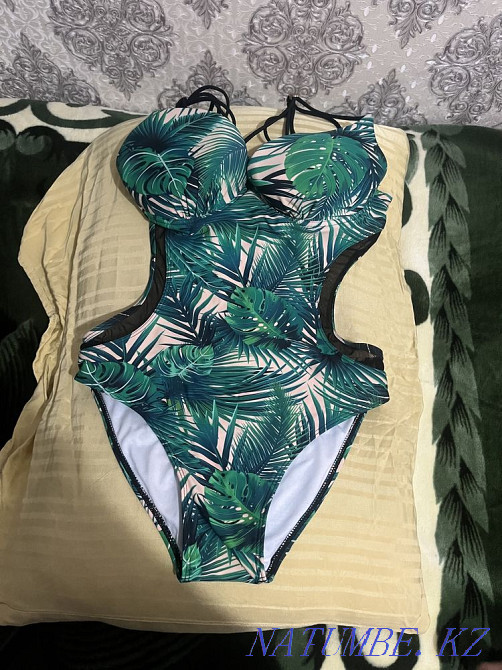 Купальник в хорошем сост,одевали только 2-раза,потом похудела и размер Шымкент - изображение 1