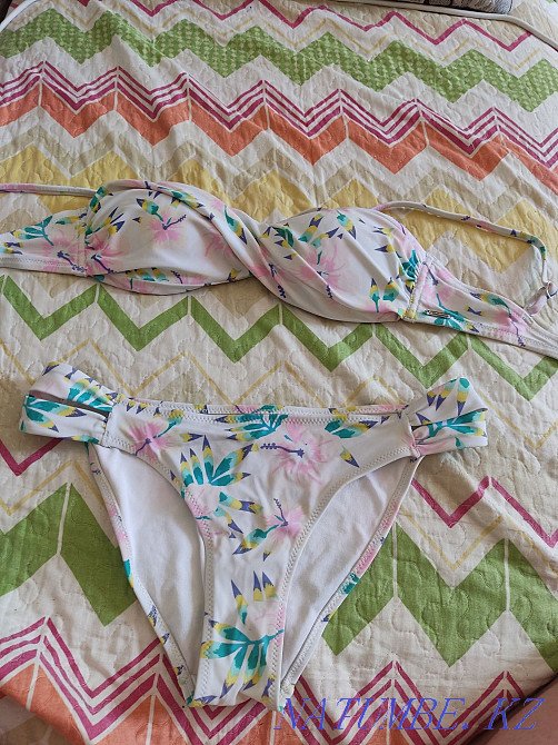 Купальники . Нурмухамеда Есентаева - изображение 2