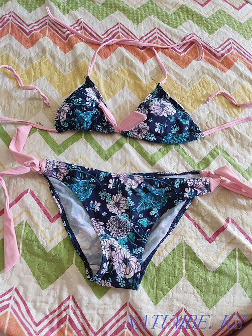 Купальники . Нурмухамеда Есентаева - изображение 1