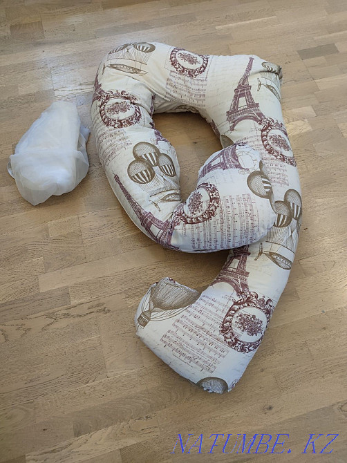 Pillow for pregnant women and for feeding the baby  - photo 2