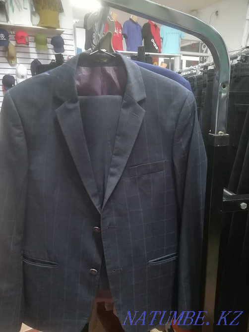 Костюм двойка, мужской, надевались один раз на мероприятие. Лисаковск - изображение 1