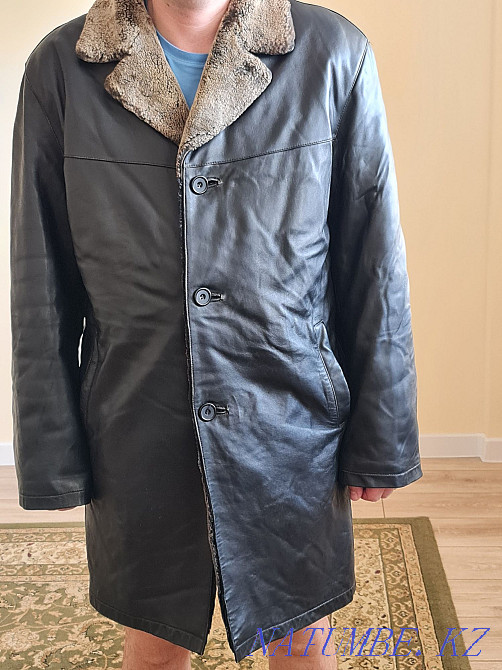 Продам мужские пуховики (черный и белый) и кожанную дубленку Астана - изображение 5