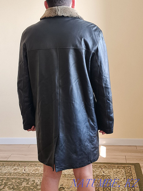 Продам мужские пуховики (черный и белый) и кожанную дубленку Астана - изображение 4