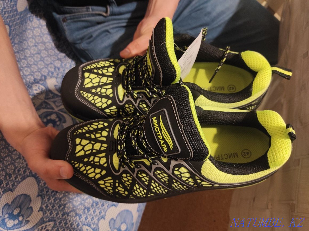 Protective working low shoes with a metal protective toe cap Oral - photo 4