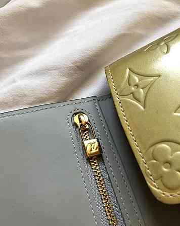 Louis Vuitton vernis monogram walker Алматы