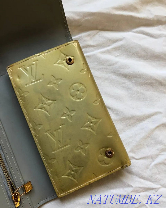 Louis Vuitton vernis monogram walker Алматы - изображение 4