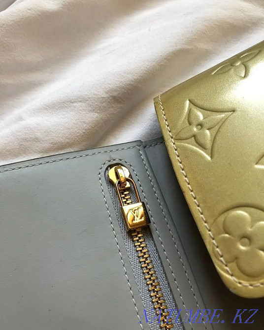 Louis Vuitton vernis monogram walker Алматы - изображение 2