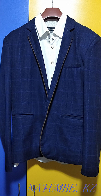 Пиджак мужской с белой рубашкой. Щучинск - изображение 1