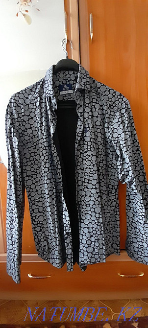 Продам почти новую рубашку Аркалык - изображение 1