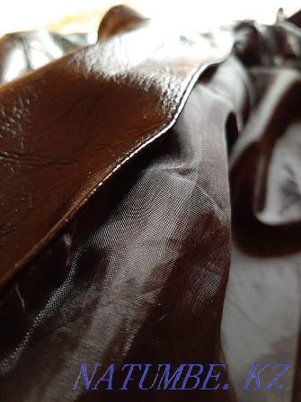 Керемет былғары куртка (куртка) сатылады  Ақтау  - изображение 3