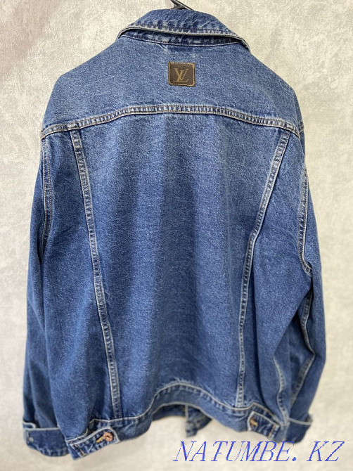 джинсовая куртка Louis Vuitton Custom (size M-L) Kaspi RED Kaspi 0-0-6 Алматы - изображение 6