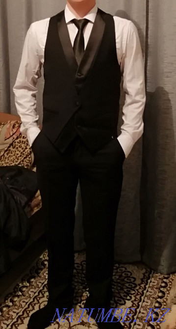 Костюм тройка, в очень хорошем состоянии!!! Красный яр - изображение 2