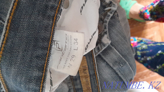 Обменяю мужские брюки джинсовые Уральск - изображение 2