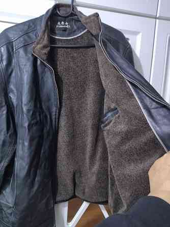 Продам куртку весна лето внутри небольшой начёс коричневый цвет Астана