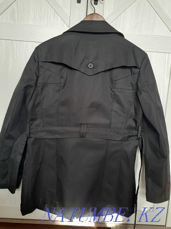 Double-breasted men's trench coat Mark FAIRWHALE, size - M, 44 size. Almaty - photo 2