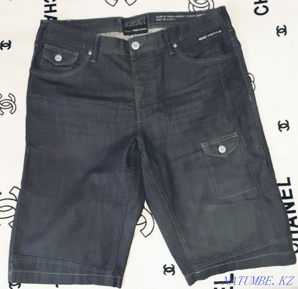We sell men's shorts.  - photo 3