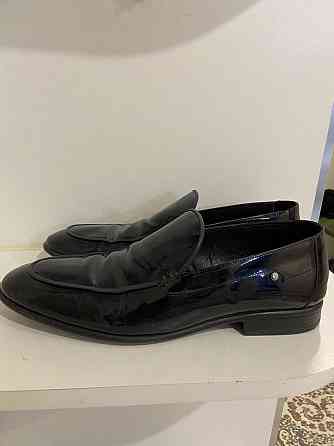 Продам почти новую мужскую обувь(туфли) Aqtau