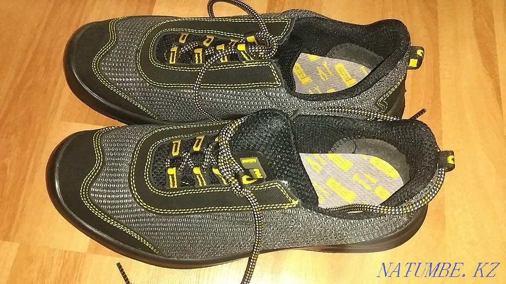 Полуботинки с металлическим носом Ушаново - изображение 1