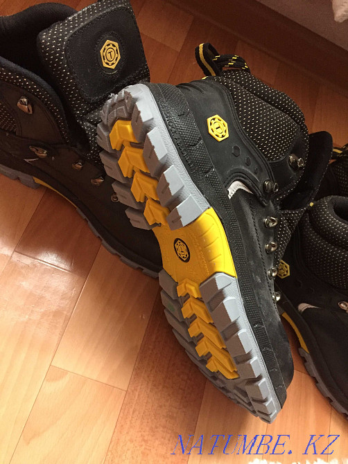 Продам фирменные спец ботинки отличного качества Лисаковск - изображение 4