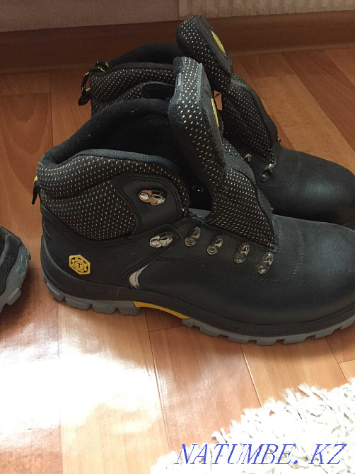 Продам фирменные спец ботинки отличного качества Лисаковск - изображение 2