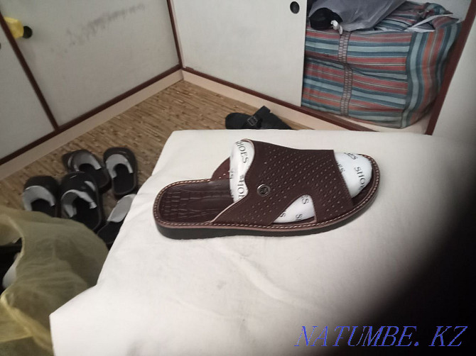 Men's slippers summer leather  - photo 2