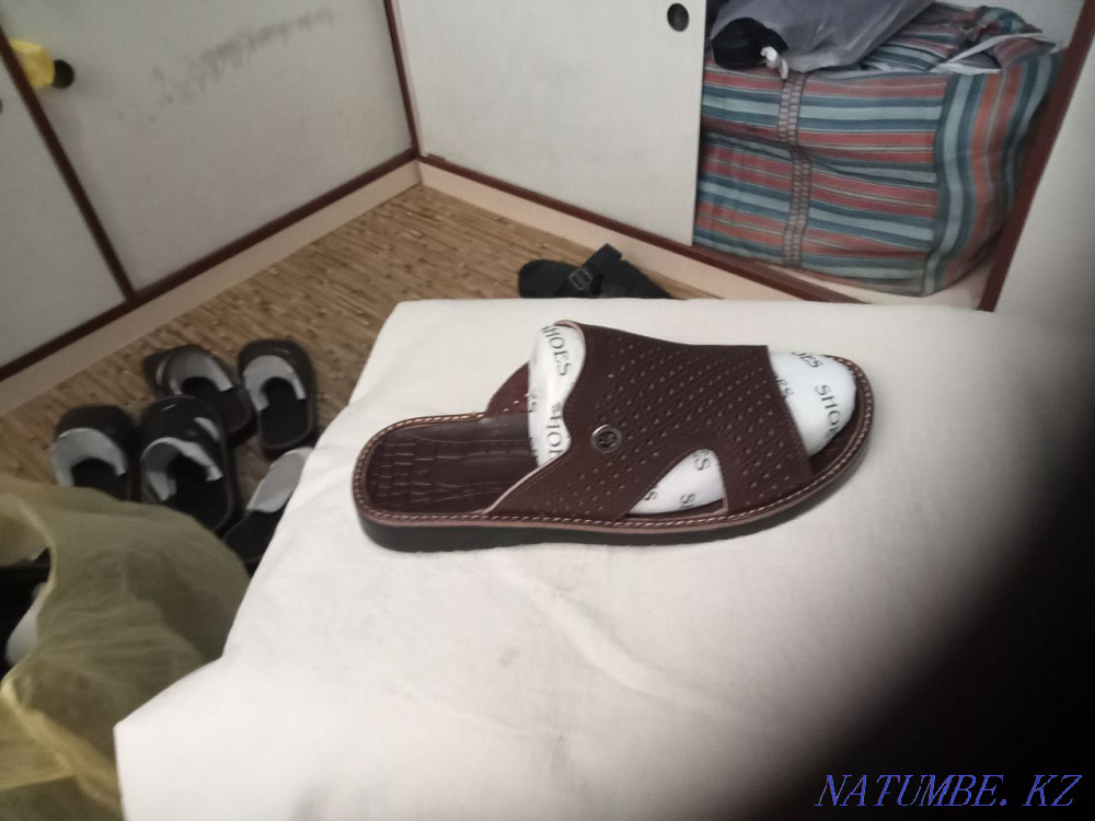 Men's slippers summer leather  - photo 2