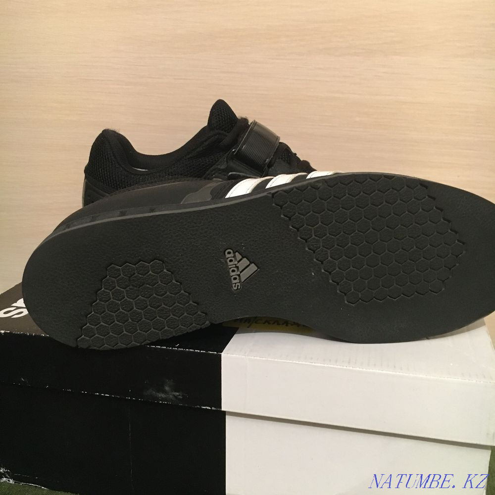 Adidas штангетка оригинал Астана - изображение 5