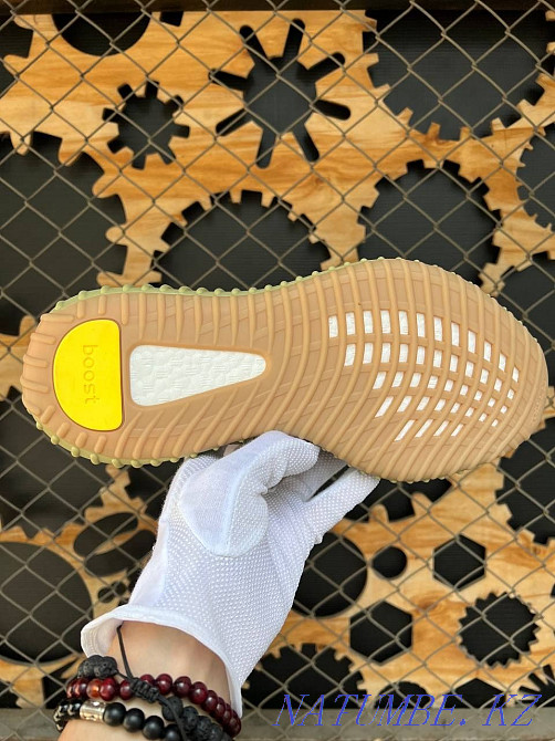 Sneakers ADIDAS YEEZY BOOST 350 V2 originals KASPI RED | KASPI 0-0-12 Almaty - photo 5