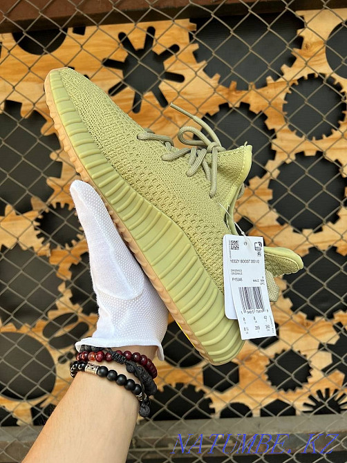 Sneakers ADIDAS YEEZY BOOST 350 V2 originals KASPI RED | KASPI 0-0-12 Almaty - photo 3
