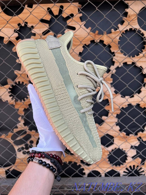 Sneakers ADIDAS YEEZY BOOST 350 V2 originals KASPI RED | KASPI 0-0-12 Almaty - photo 2