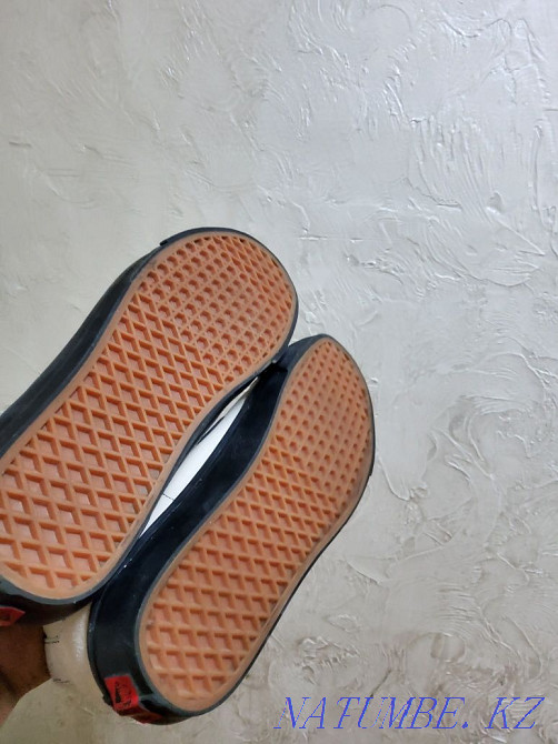 Vans кеды очень прочные Алматы - изображение 2