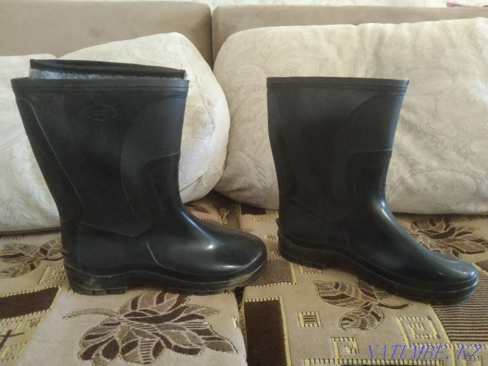 sell rubber boots Aqtobe - photo 1