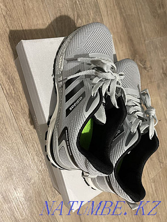 Срочно!! Дешево!! Кроссовки Адидас adidas. 39-40 размер (маломерят) Алматы - изображение 2