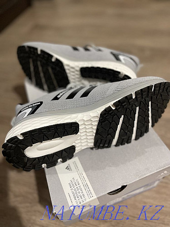 Срочно!! Дешево!! Кроссовки Адидас adidas. 39-40 размер (маломерят) Алматы - изображение 3