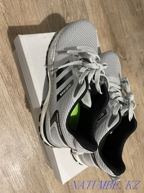 Срочно!! Дешево!! Кроссовки Адидас adidas. 39-40 размер (маломерят) Алматы - изображение 2