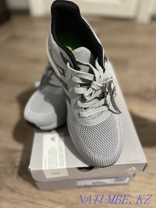 Срочно!! Дешево!! Кроссовки Адидас adidas. 39-40 размер (маломерят) Алматы - изображение 4