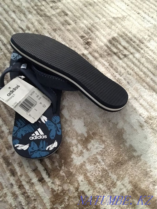 Щлепанцы Adidas Атырау - изображение 2