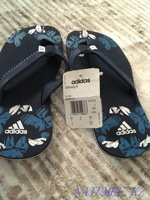 Щлепанцы Adidas Атырау - изображение 1