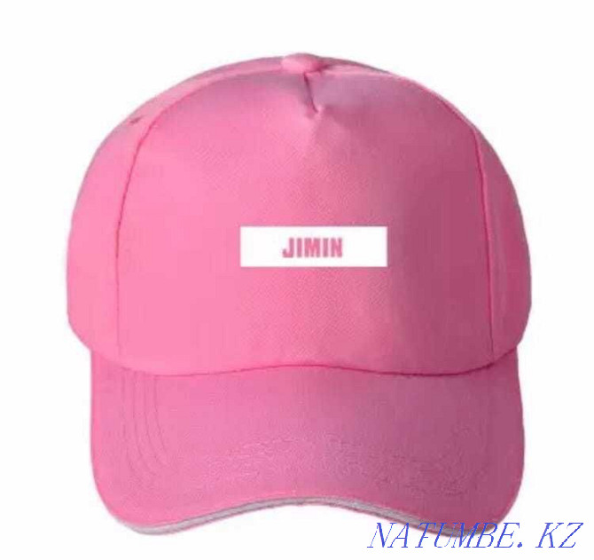 Розовая кепка с именем Чимина и кулон в подарок Семей - изображение 1